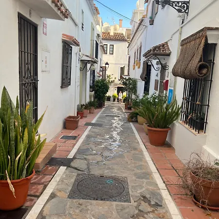 別荘 Old Town Charming Retreat With Sunny Terrace *