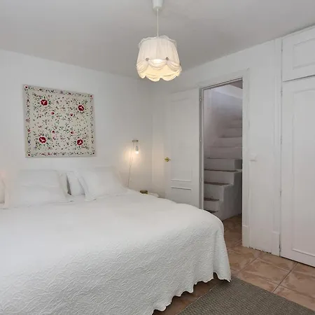 Casa de Férias Old Town Charming Retreat With Sunny Terrace *