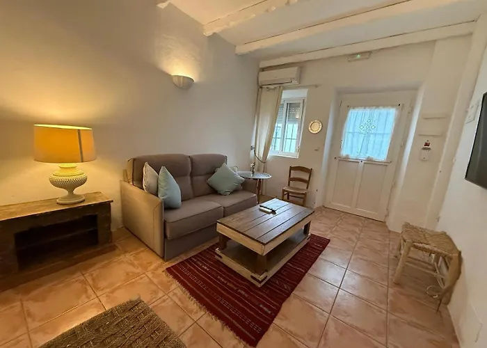 Old Town Charming Retreat With Sunny Terrace Дом отдыха *